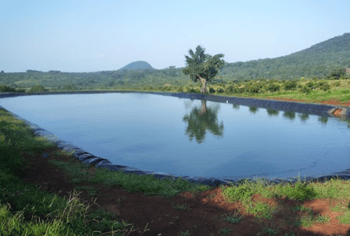 reservorio de agua con geomembrana soldada
