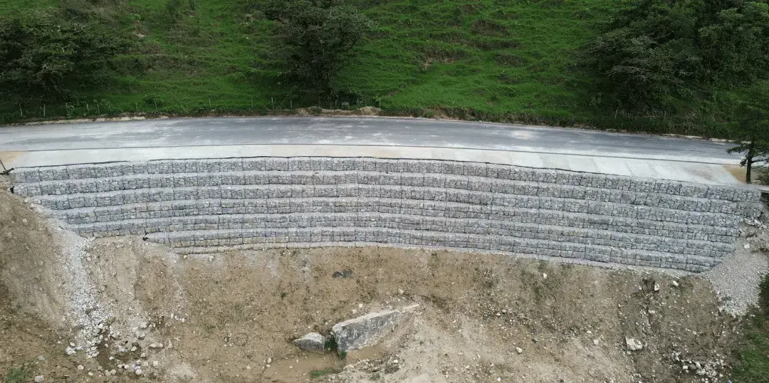 ldm-caso-estudio_estabilizacion-ladera-muro-mse-geomallas (1)